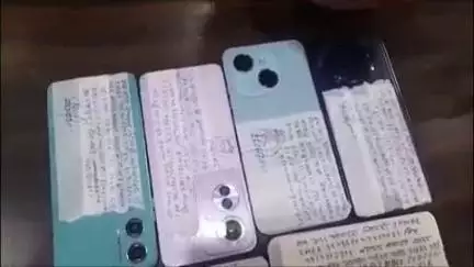 बुलंदशहर: बंद खातों में अपने मोबाइल नंबर लगाकर धोखाधड़ी करने वाले 4 शातिर अभियुक्त गिरफ्तार, कब्जे से 6 मोबाइल बरामद