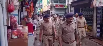 सारंगपुर: आगामी त्योहारों पर सुरक्षा और कानून व्यवस्था के लिए सारंगपुर में पुलिस प्रशासन का संयुक्त फ्लैग मार्च