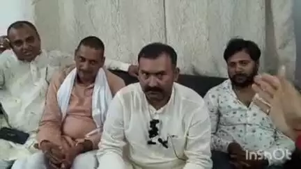 भभुआ: भभुआ सर्किट हाउस पहुंचे आईआईटी मंत्री कृष्ण कुमार मंटू पटेल ने मीडिया से की प्रेस वार्ता
