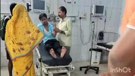 खगड़िया: गुदरिया स्थान के पास ई-रिक्शा ने बाइक सवार शिक्षक को मारी टक्कर, शिक्षक जख्मी