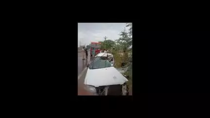 पीलीबंगा: एसकेडी यूनिवर्सिटी के पास कार और ट्रक की भिड़ंत, कार में सवार 2 जनों की हुई मौत