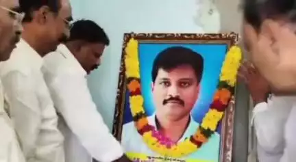 కావలి: ఖాదర్ బాష కుటుంబాన్ని పరామర్శించిన ఎమ్మెల్సీ బీద రవిచంద్ర...