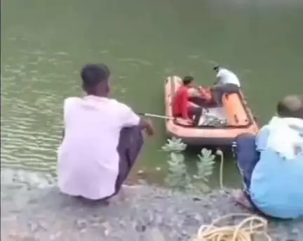 ग्वालियर गिर्द: ग्वालियर: नलकेश्वर कुंड में डूबा युवक, तलाश जारी