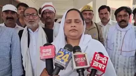 डुमरियागंज: बदलिया में फागूबाबा स्थान पर मेले पर रोक के बाद विधायक सैयदाखातून ने SDM से की मुलाकात, कहा- जरूरत पड़ी तो कोर्ट जाएंगे