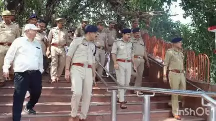बागपत: पुरा महादेव मंदिर में कावड़ मेले की तैयारी का निरीक्षण एडीजी और डीआईजी ने किया, सीसीटीवी और ड्रोन से रखी जाएगी निगरानी