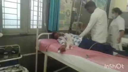 बैतूल नगर: झारकुंड: खेत में काम कर रहे व्यक्ति को जहरीले सांप ने काटा, जिला अस्पताल में उपचार जारी