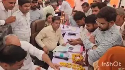 उनियारा: बनेठा में पं. दिनदयाल उपाध्याय अंतोदय संबल पखवाड़ा शिविर में विधायक ने बिसलपुर के एईएन की लगाई क्लास