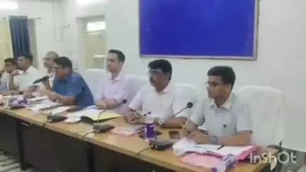 मधुबनी: जिलाधिकारी आनंद शर्मा ने 1 जुलाई से जिले में होने वाले विशेष गहन पुनरीक्षण कार्यक्रम को लेकर की बैठक