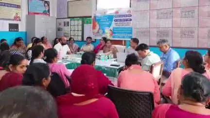 पंचकूला: कोट गांव में राष्ट्रीय स्वास्थ्य कार्यक्रमों की समीक्षा बैठक, सिविल सर्जन पंचकूला ने की अध्यक्षता