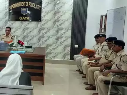 गया टाउन सीडी ब्लॉक: नगर पुलिस अधीक्षक रामानन्द कुमार कौशल ने जनता दरबार में सुने 30 मामले, निवारण के दिए निर्देश