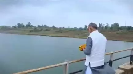 करेली: बरमान पहुंचे कैबिनेट मंत्री पहलाद सिंह पटेल, मां नर्मदा का विधि-विधान से पूजन कर प्रदेश की सुख-शांति की कामना की