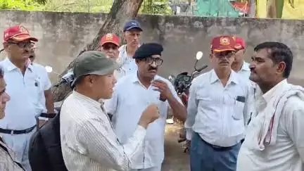 भिंड नगर: शहीद कॉलोनी में दबंग भतीजों ने बुजुर्ग महिला को घर से निकाला