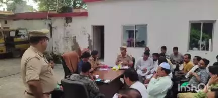 कन्नौज: आगामी त्योहारों के दृष्टिगत सदर कोतवाली में एसपी के निर्देश पर सीओ व एसडीएम की अगुवाई में पीस कमेटी बैठक आयोजित