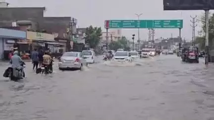 हनुमानगढ़: जिला मुख्यालय पर मानसून की धमाकेदार एंट्री, घंटों झमाझम बरसे मेघ, घरों में घुसा पानी, धान उत्पादक किसानों के चेहरे खिले