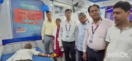 लखीसराय: नया बाजार स्थित भारतीय स्टेट बैंक परिसर में बैंक के स्थापना दिवस पर रक्तदान शिविर का आयोजन