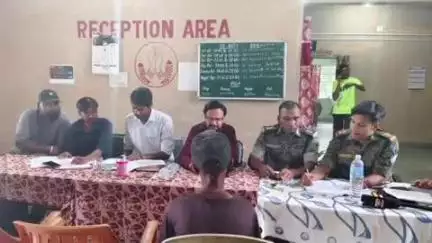 पालकोट: पालकोट और गुमला में मासिक थाना दिवस पर कई मामलों का त्वरित निष्पादन किया गया