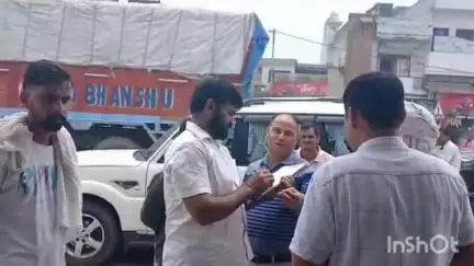 देवबंद: नानौता में किसान बनकर फर्टिलाइजर स्टोर पर पहुंचे खाद विभाग के अधिकारी, ओवर रेटिंग मांगने पर दुकान को किया सील