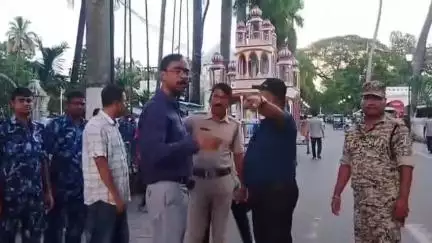 কোচবিহার ১: কোচবিহার মদনমোহন বাড়িতে রথের প্রস্তুতি ও নিরাপত্তা ব্যবস্থা খতিয়ে দেখল পুলিশ প্রশাসন; উপস্থিত ডেপুটি পুলিশ সুপার