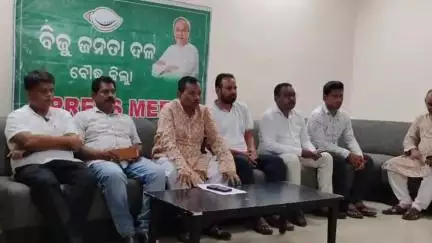ବୌଦ୍ଧ ସଦର: ସର୍କିଟ ହାଉସ ଠାରେ ବୌଦ୍ଧରେ ରେଳ ଚଳାଚଳକୁ ନେଇ ପୂର୍ବତନ ମନ୍ତ୍ରୀ ପ୍ରଦୀପ କୁମାର ଅମାତଙ୍କ ସାମ୍ବାଦିକ ସମ୍ମିଳନୀ
