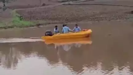अलीराजपुर: जोबट के गुंजारी में नाले के बहाव में माँ-बेटा बहे, माँ सुरक्षित, बेटे की तलाश जारी