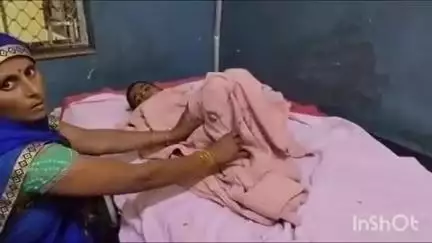 बांदा: जसपुरा में पेड़ के नीचे खेल रहे 5 वर्षीय बच्चे को जहरीले कीड़े ने काटा, हालत बिगड़ी, परिजनों ने अस्पताल में भर्ती कराया