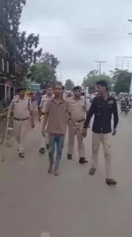 रायपुर: महिला के नहाते समय मोबाइल से रिकॉर्ड करने का प्रयास, मना करने पर हुई मारपीट, आजाद चौक थाना पुलिस ने किया गिरफ्तार