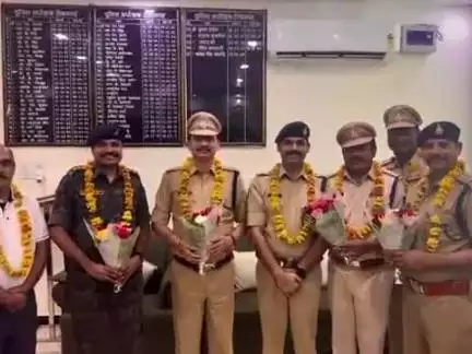 टीकमगढ़: सीएम हेल्पलाइन के प्रभावी निराकरण में टीकमगढ़ पुलिस को प्रदेश में मिला तीसरा स्थान, एसपी कार्यालय में कार्यक्रम आयोजित