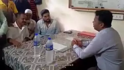 चिपळुण: दाभोळमध्ये एमएसईबी कार्यालयात शिवसेनेचा हल्लाबोल मोर्चा; अधिकाऱ्यांना विचारला जाब