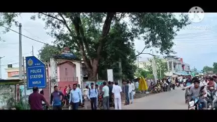 ନର୍ଲା: ସ୍ଥାନୀୟ ଥାନା ସମ୍ମୁଖରେ ବାଇକ ଦୁର୍ଘଟଣାଗ୍ରସ୍ତ, ଚାଳକ ଆହତ ମେଡ଼ିକାଲରେ ଭର୍ତ୍ତି