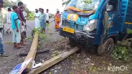 জগৎবল্লভপুর: বড়গাছিয়া ধর্মতলা এলাকায় বেপরোয়া গাড়ির ধাক্কায় মৃত্যু পথচারীর, গাড়ি সহ আটক চালক