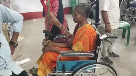 কালচিনি: কালচিনি ইউনিয়ন আ্যকাডেমি হাইস্কুলে বিশেষভাবে সক্ষমদের জন্য আয়োজিত হল জয়পুর ফুট ক্যাম্প