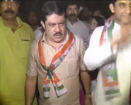ಬಳ್ಳಾರಿ: 'ಜಿಲ್ಲಾ ಉಸ್ತುವಾರಿ ಸಚಿವರು ಕಾಣೆಯಾಗಿದ್ದಾರೆ, ಹುಡುಕಿಕೊಡಿ,' ನಗರದಲ್ಲಿ ಬಿಜೆಪಿ ಕಾರ್ಯಕರ್ತರ ಲೇವಡಿ