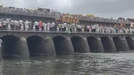 सातारा: संतश्रेष्ठ श्री ज्ञानेश्वर माऊलींच्या पालखीचे नीरा नदीवरून जिल्ह्यात आगमन