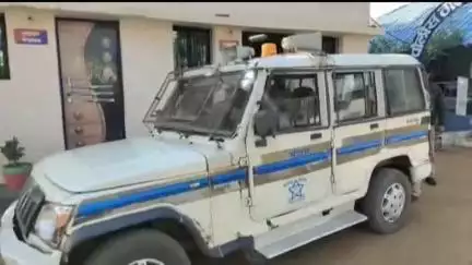मोहाडी: गायमुख येथे दुचाकीने हातभट्टीची दारू वाहतूक करणाऱ्या २ आरोपीविरुद्ध आंधळगाव पोलिसात गुन्हा दाखल
