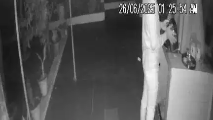 शाजापुर: लक्ष्मण खेड़ी रोड स्थित हनुमान मंदिर में हुई चोरी, सीसीटीवी फुटेज आया सामने