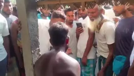 দলগাঁও ভাগ: মছজিদত চুৰি কৰি টোপনি গ'ল চোৰ, এই ঘটনা খাৰুপেটীয়াৰ অচিনতলাৰ