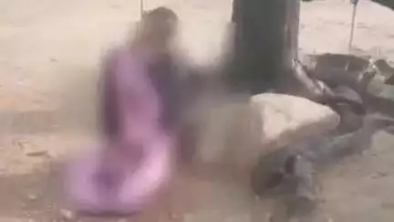 निवाड़ी: लमाटा गांव में पेड़ पर लटका मिला महिला का शव, पुलिस जांच में जुटी