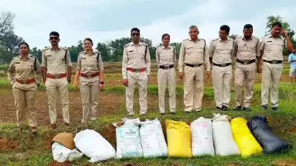 वारासिवनी: ग्राम चिखला और सावरगांव में आबकारी विभाग की छापेमारी, ₹3.2 लाख का लाहन और सामग्री जब्त