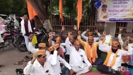 बार्शी: मराठा समाजाला ओबीसीमधून आरक्षण मिळण्यासाठी तहसीलसमोर लाक्षणिक आंदोलन; मराठा सेवक आनंद काशीद यांचा माध्यमांशी संवाद