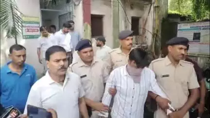 धनबाद/केंदुआडीह: ACB की टीम ने DCLR कार्यालय के कंप्यूटर ऑपरेटर को ₹15 हजार रिश्वत लेते गिरफ्तार किया
