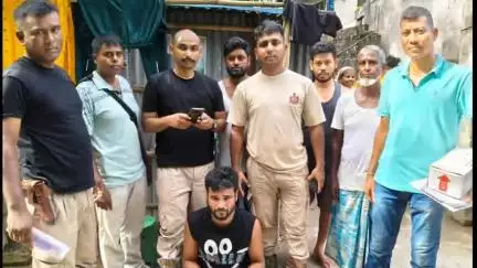 ধুবুৰী ভাগ: গৌৰীপুৰত আৰক্ষীৰ ড্ৰাগছ বিৰোধী অভিযানত ২২টাকৈ ব্ৰাউন চুগাৰৰ কণ্টেনাৰ জব্দ, এজনক আটক