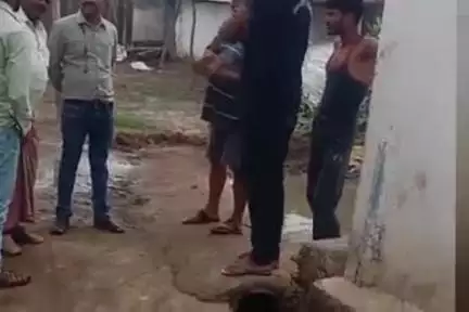 गाडरवारा: नगर परिषद साली चौका के सीएमओ ने वार्डों का किया निरीक्षण, दिए दिशा-निर्देश