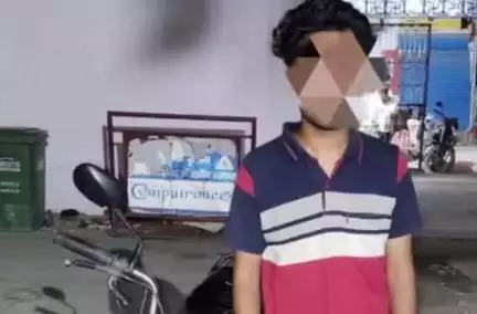 पूर्णिया पूर्व: भट्ठा बाजार टी0ओ0पी0 ने वाहन जांच के दौरान एक मोटरसाइकिल चोर को किया गिरफ्तार