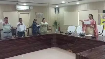 अमरोहा: अमरोहा के डीएम ने कलेक्ट्रेट में नशा मुक्त भारत अभियान पखवाड़े के अंतर्गत दिलाई शपथ