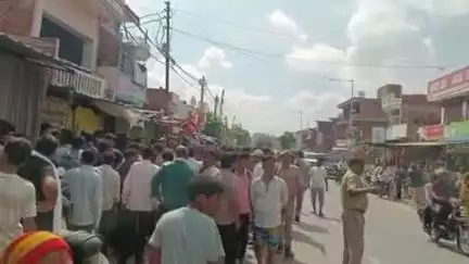 लालगंज: लीलापुर थाना क्षेत्र के सगरा सुंदरपुर बाजार में मां, बेटे और बहू का संदिग्ध परिस्थितियों में मिला शव, मचा हड़कम