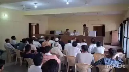 इगलास: इगलास कोतवाली सभागार में 20 वाहनों की ₹14,21,000 में हुई नीलामी