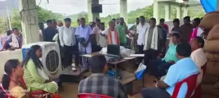 ଖରିଆର: ସାନମହେଶ୍ୱର ମଣ୍ଡି ପରିଦର୍ଶନ କଲେ ବ୍ଲକ ଉପାଧ୍ୟକ୍ଷ, ଜିଲ୍ଲାପାଳଙ୍କୁ ଜଣାଇଲେ ସମସ୍ୟା