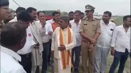 रुदौली: सरयू में डूब रहे युवक को पुलिस टीम ने बचाया, अस्पताल पहुंचाया; कैथी माझा गांव में हुई मॉक ड्रिल, विधायक भी रहे मौजूद