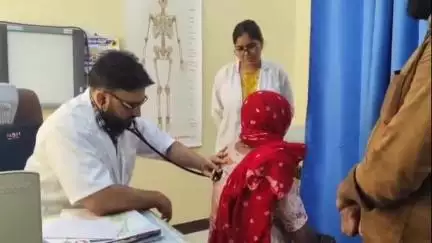 सरदारशहर: बारिश के बाद तापमान में बदलाव के कारण बढ़ रही बीमारियां, भारत हॉस्पिटल में डॉ. अब्दुल गफ्फार खान ने दी बचाव की जानकारी