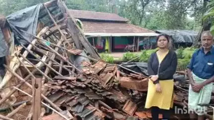ಶಿರಸಿ: ಅಬ್ಬರದ ಗಾಳಿ ಮಳೆಯಿಂದ ತಾಲೂಕಿನ ಕಾನಳ್ಳಿ ಸೇರಿದಂತೆ ವಿವಿಧೆಡೆ ಮನೆ, ಕೊಟ್ಟಿಗೆಗೆ ಹಾನಿ